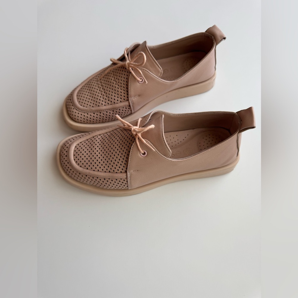 Estro Women's Slip On Shoes, Size 7 US